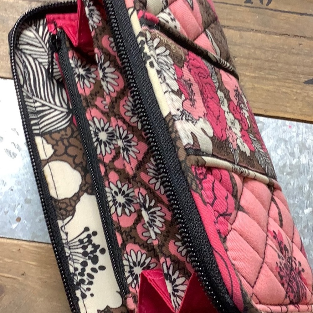 Vera Bradley Accordion Wallet In Mocha Rouge. - Picture 6 of 9